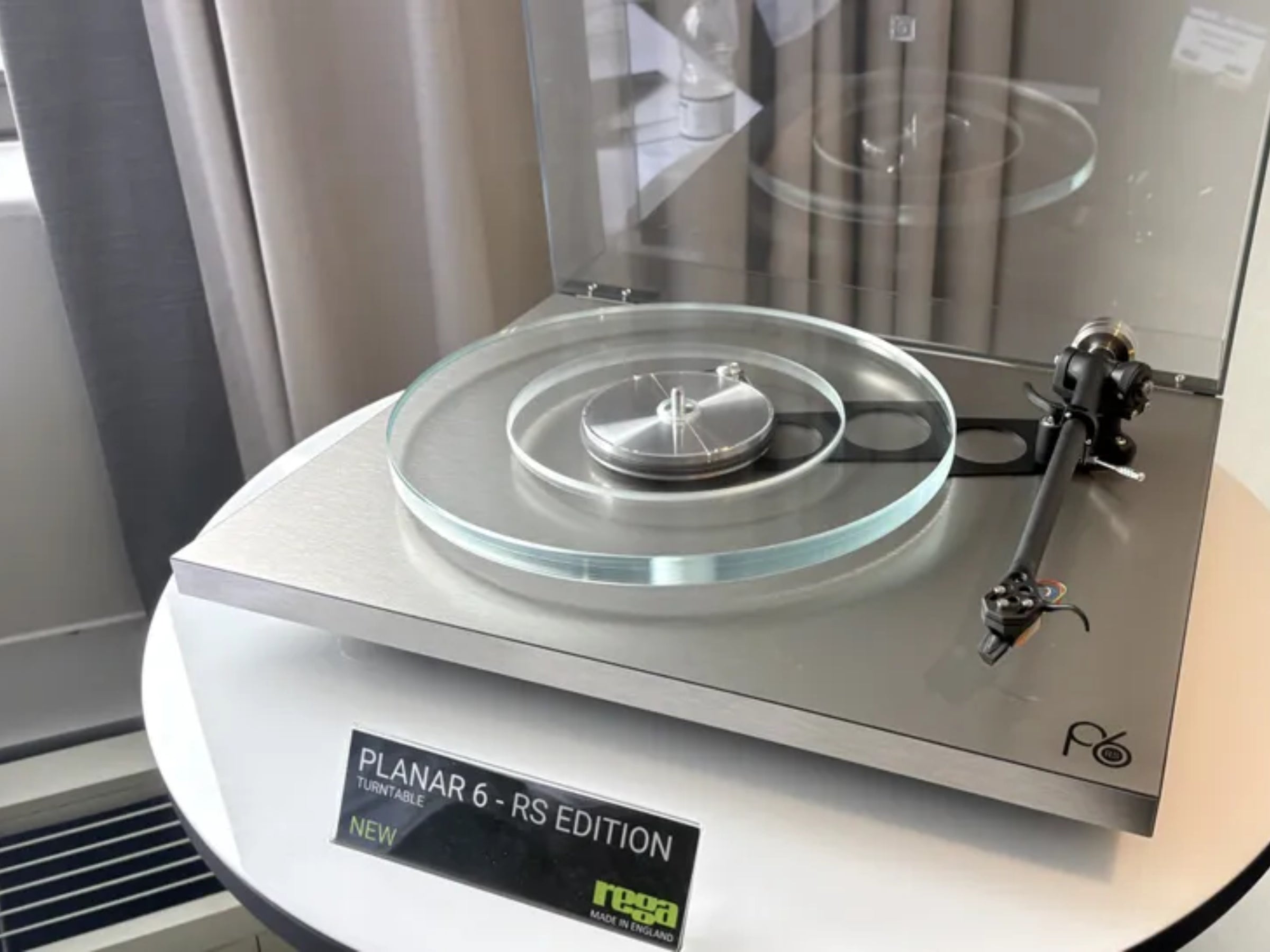 Rega Planar 6 RS Edition Turntable